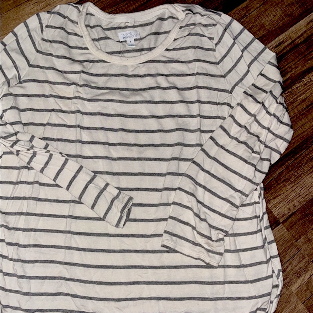 Market & Spruce size 2 long sleeve top